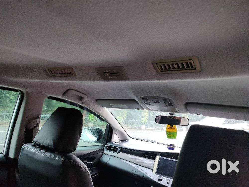 Toyota Innova Crysta, 2017