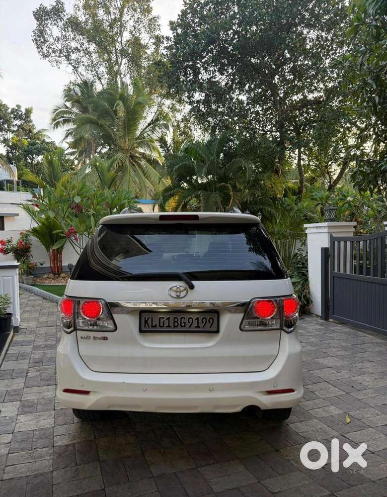 Toyota Fortuner 2012 Diesel 122000 Km Driven