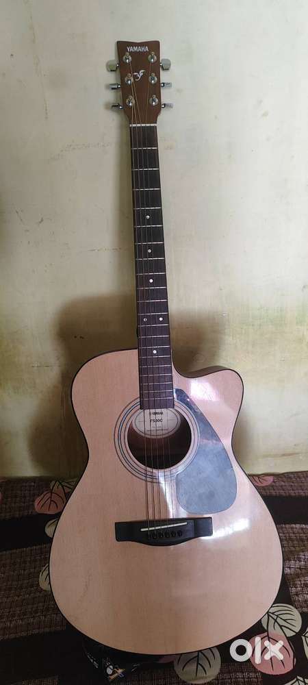 Yamaha FS80C Acoustic Guitar - Excellent Condition