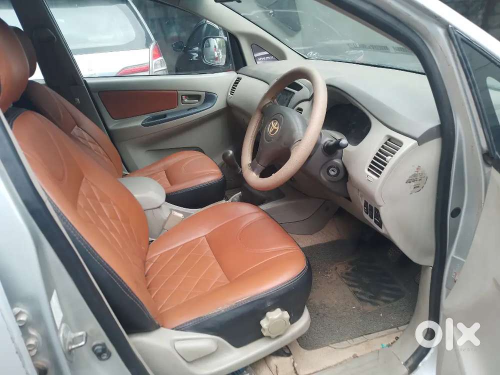 Toyota Innova 2010