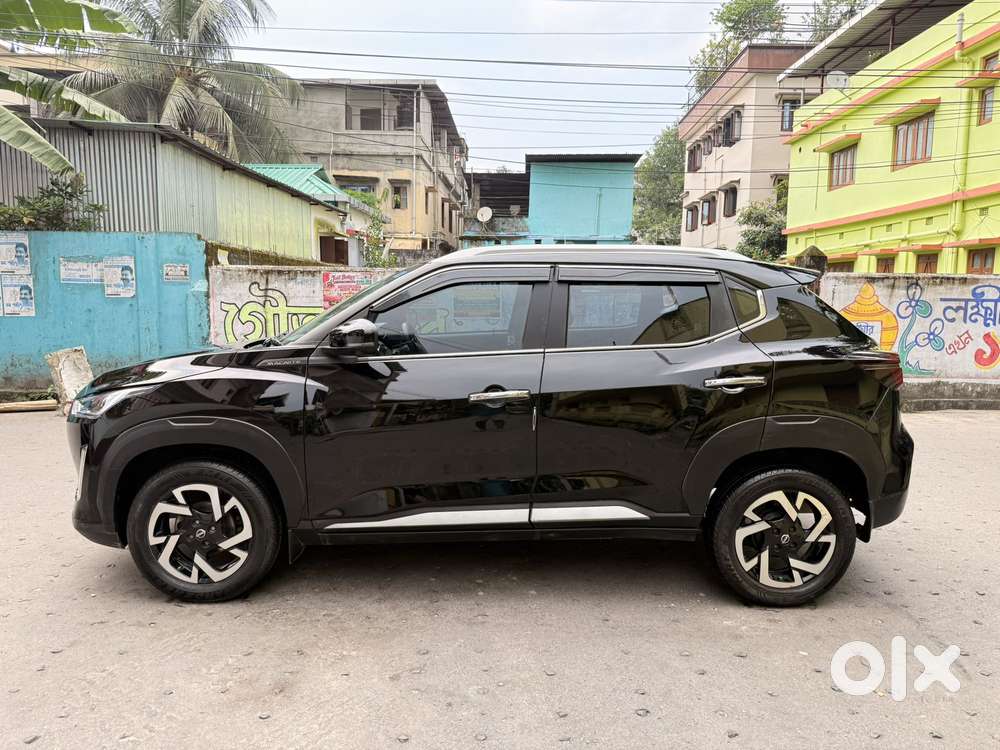 Nissan Magnite 1.0 Xv Premium, 2023, Petrol