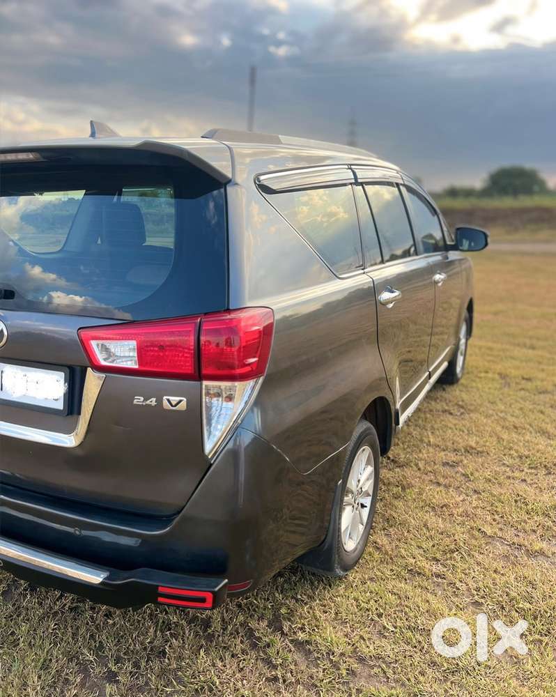 Toyota Innova Crysta 2.4 V 2018