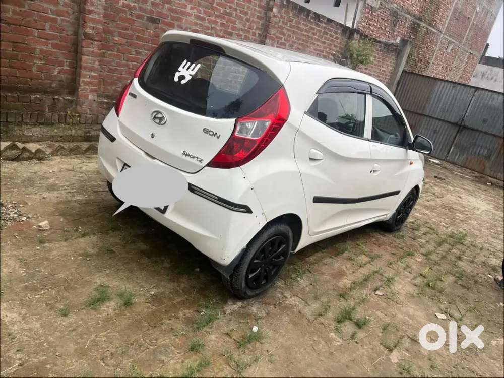 Hyundai Eon Sportz 2012 Hyundai Eon, Petrol
* Model No 2012
* With Ins