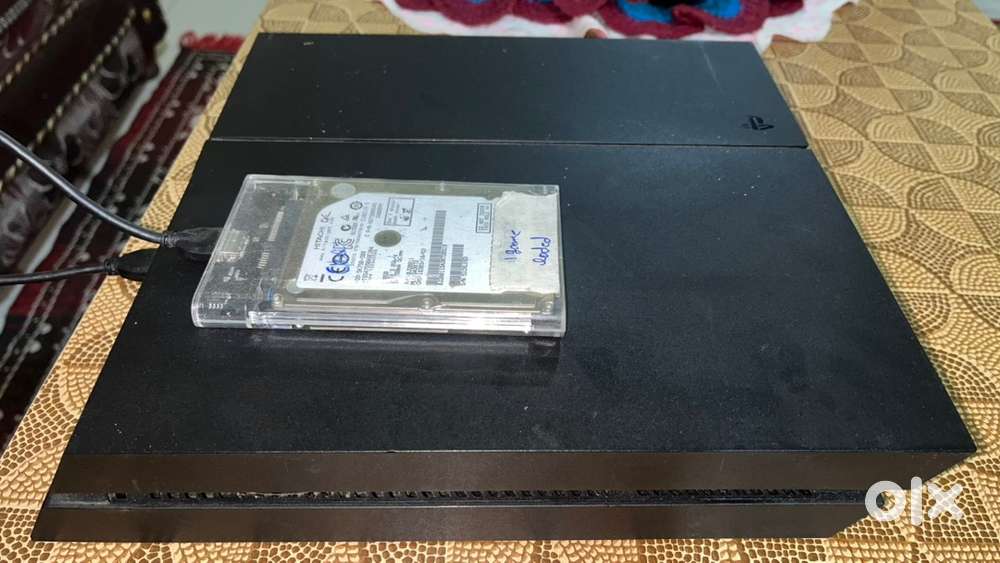 PS4 fat 500gb + 500gb with harddrive