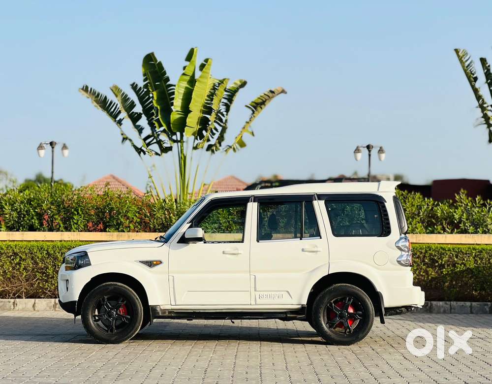 Mahindra Scorpio S10 8 Seater, 2015, Diesel