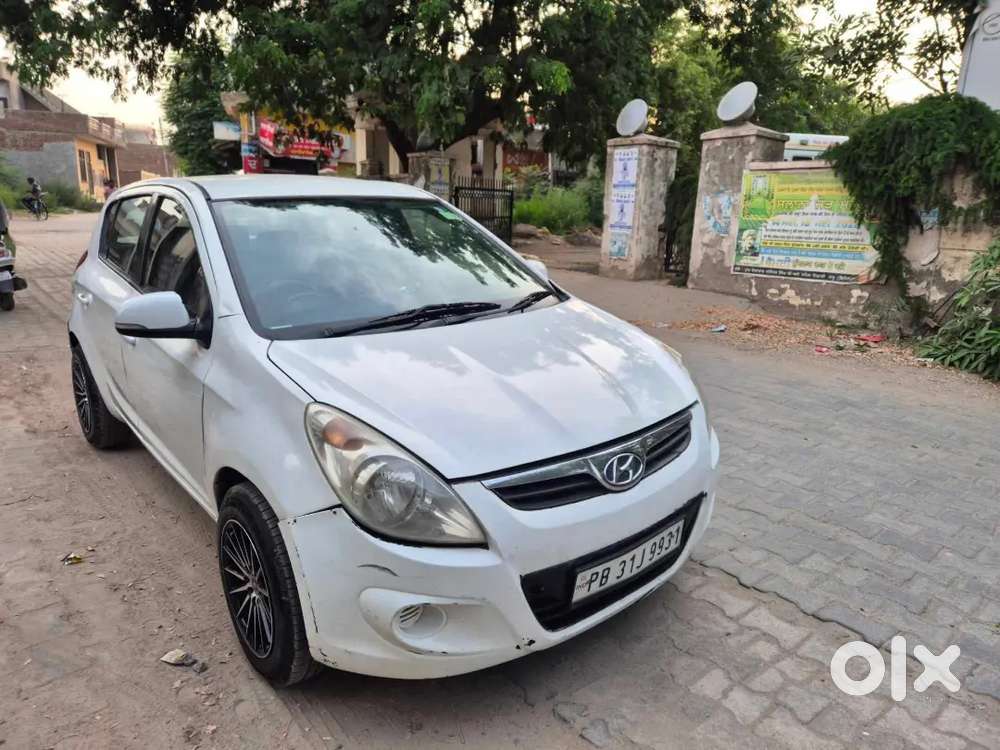 Hyundai I20 Sportz 2012 Alloy New Tyre Engine Gear Ok