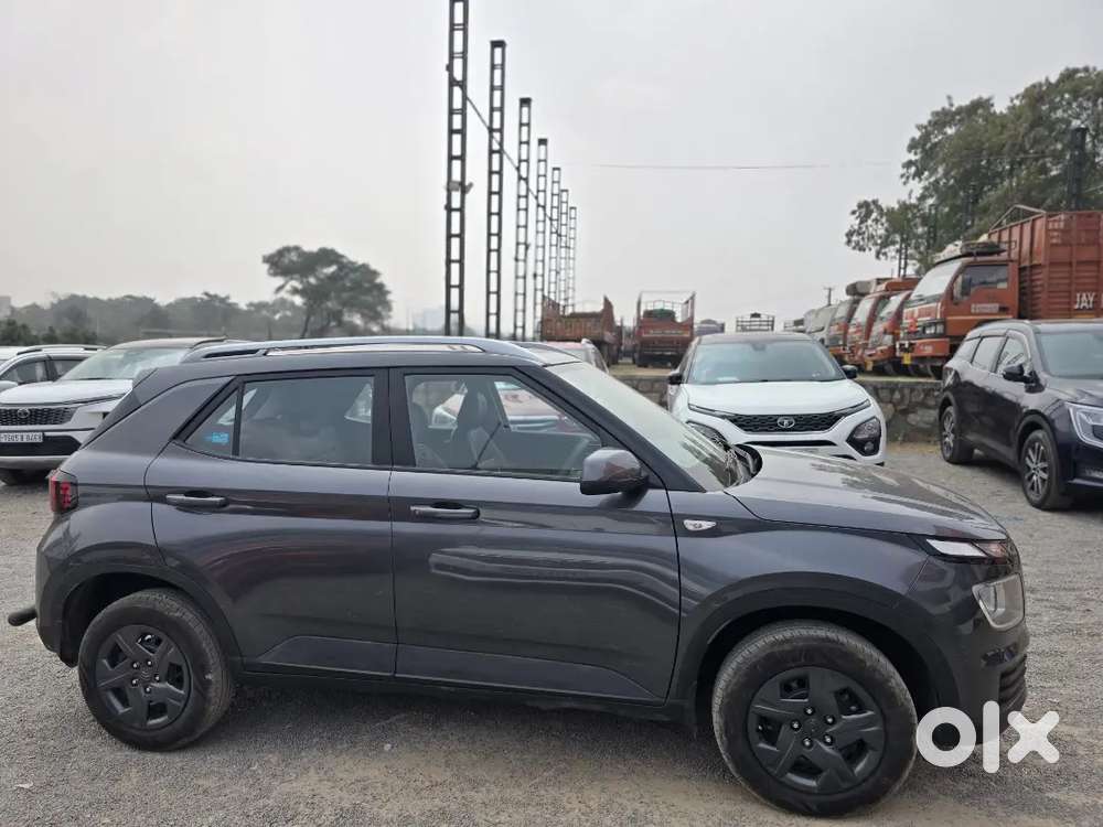 Hyundai Venue S 1.2 Petrol 2023  22k Km  Excellent Condition