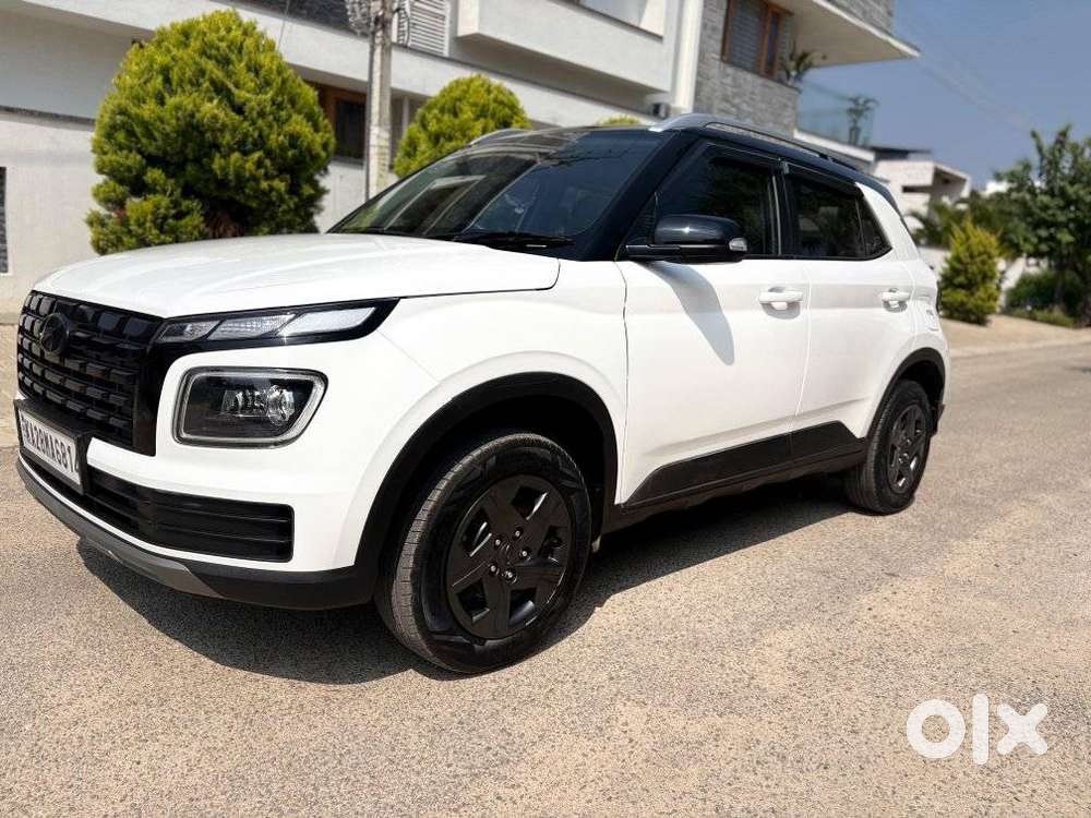 Hyundai Venue 1.2 S (o), 2024, Petrol