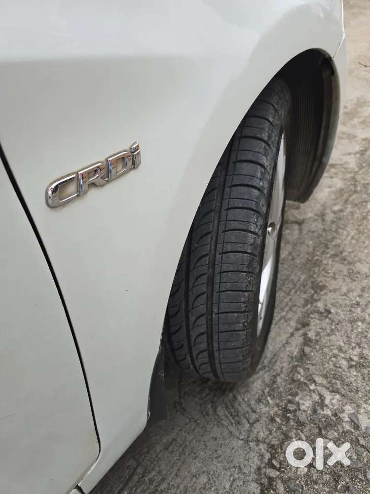 Hyundai Fluidic Verna Crdi 2012