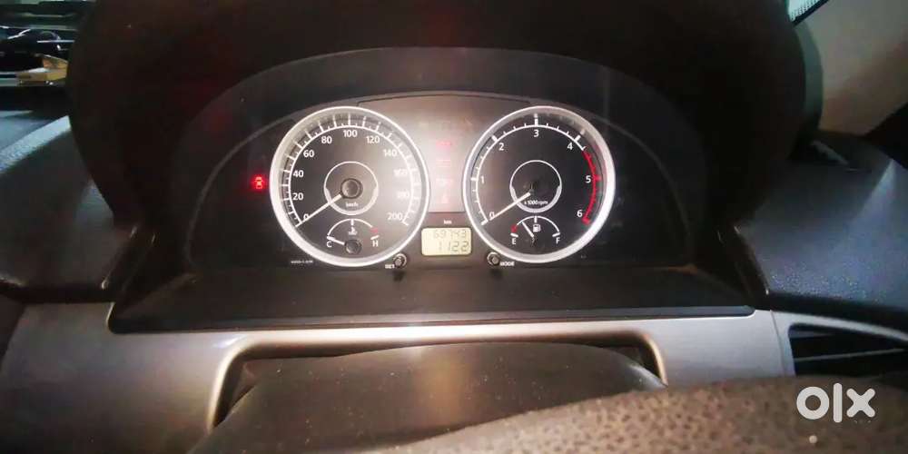 Tata Safari Storme 2015