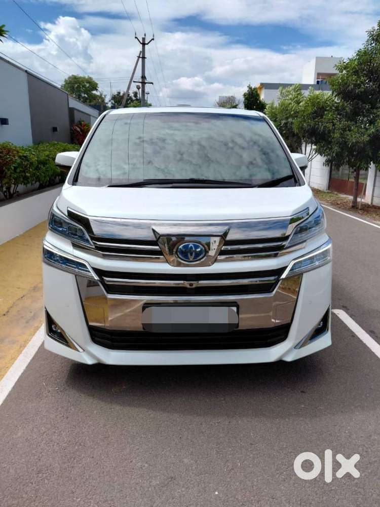 Toyota Vellfire 2.5 Executive Lounge, 2022, Petrol