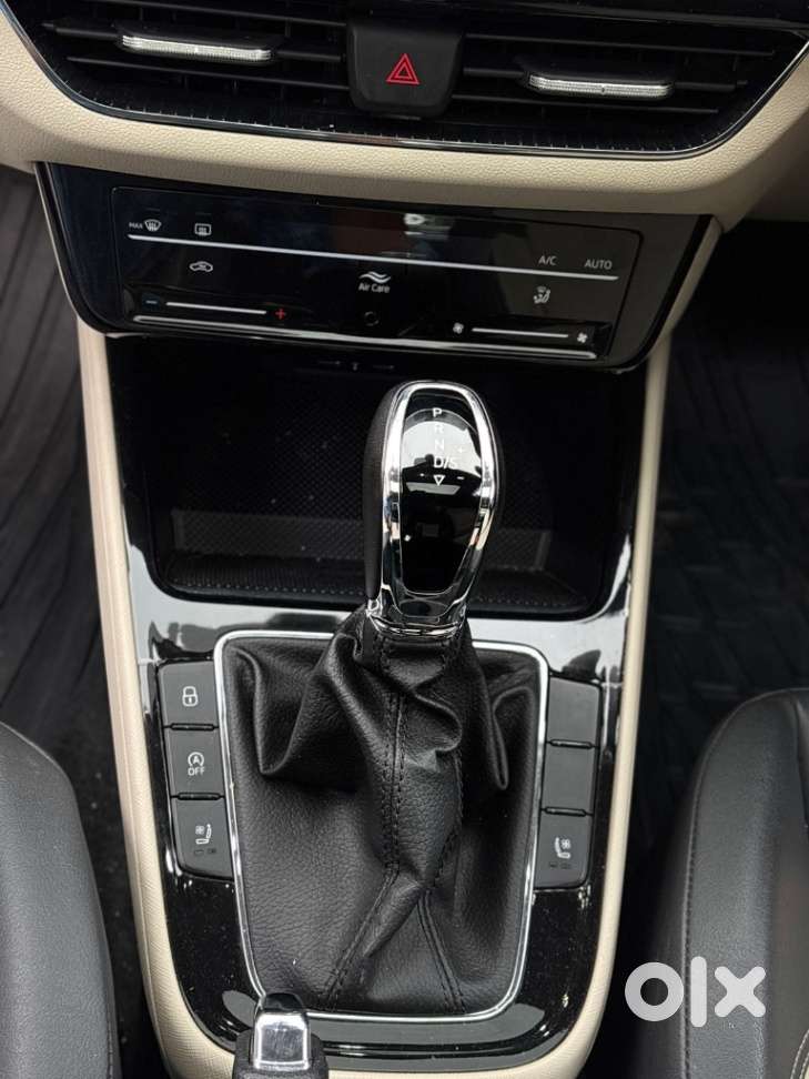 Skoda Slavia 1.0 Tsi Style At, 2023, Petrol