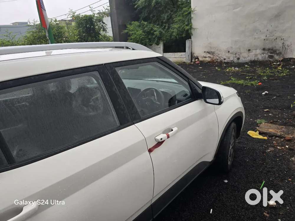 Hyundai Venue 2024 Petrol 6500 Km Driven