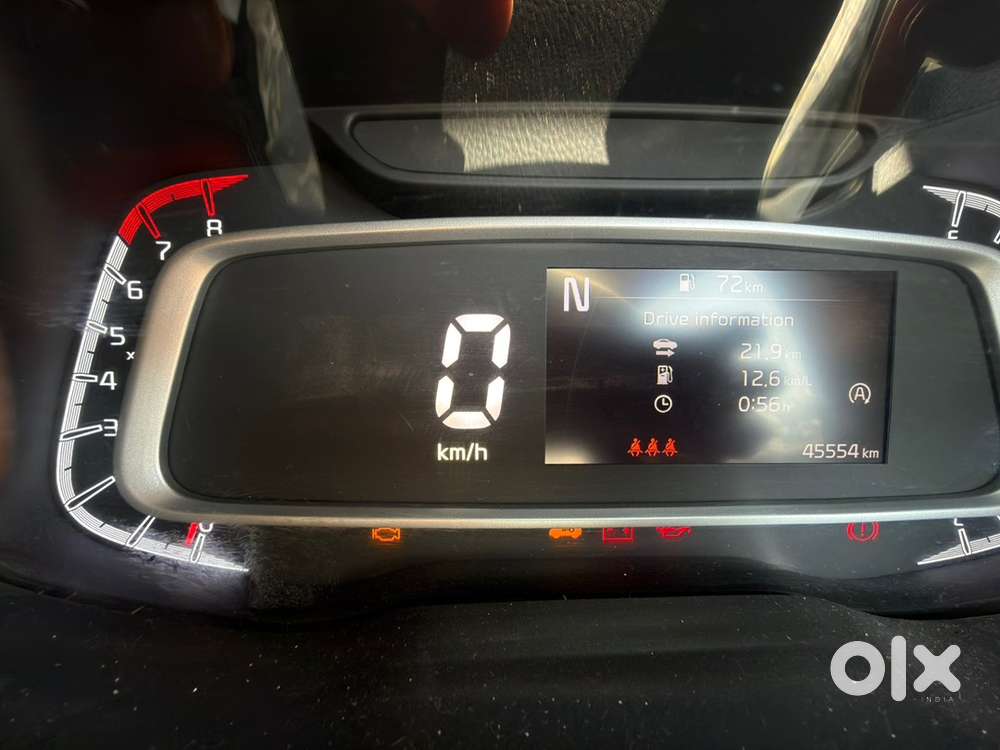 Kia Sonet 2024 Petrol Well Maintained