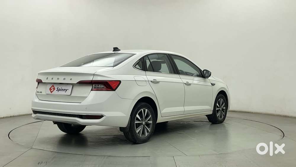 Skoda Slavia Style 1.0l Tsi At, 2022, Petrol
