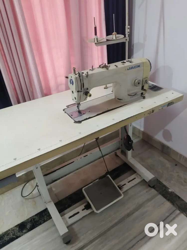 Jack  Sewing Machine - Perfect Condition