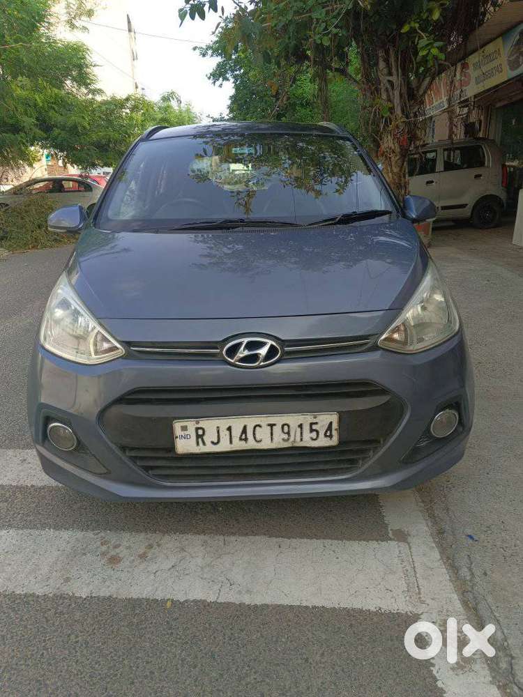 Hyundai Grand I10 Sportz, 2013, Petrol