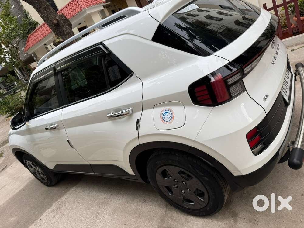 Hyundai Venue Petrol 2023