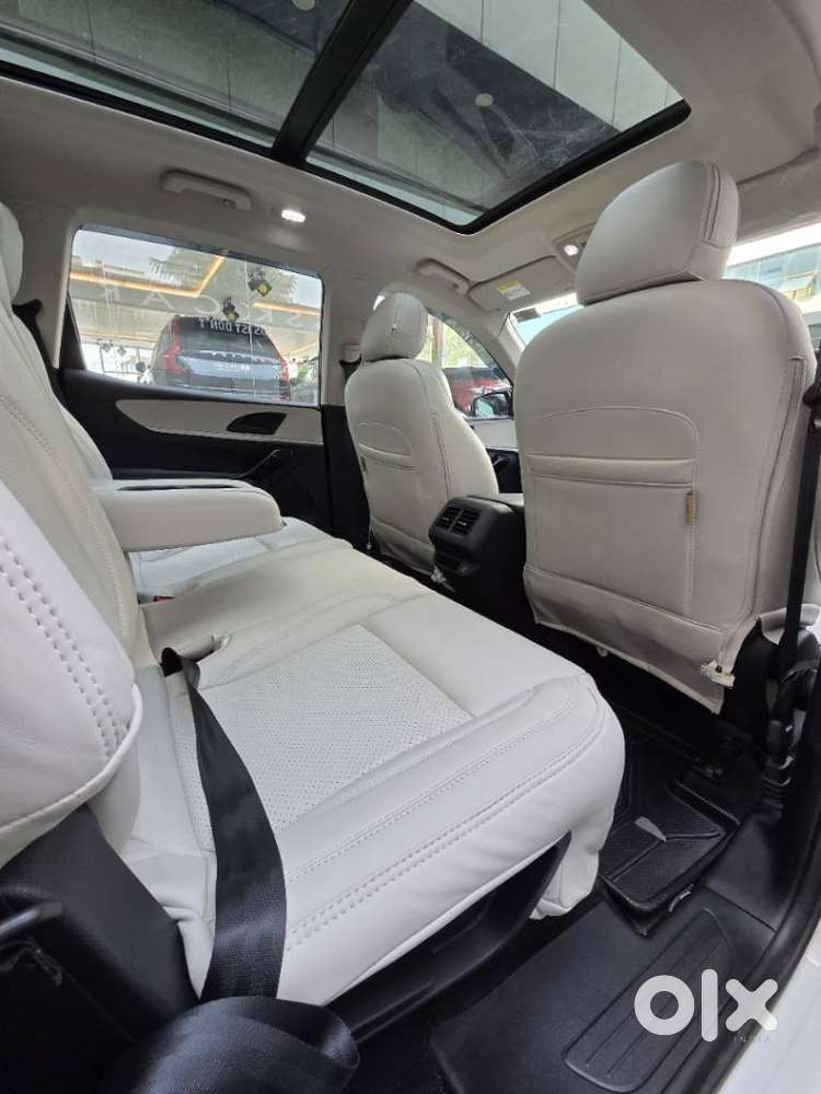 Mahindra Xuv700 2.2 Ax 5 Diesel At 7 Str, 2024, Diesel