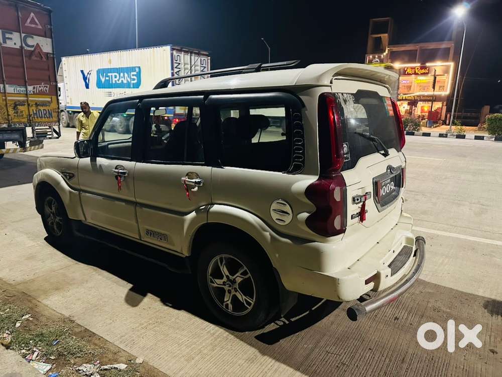 Mahindra Scorpio S10 Diesel 2016