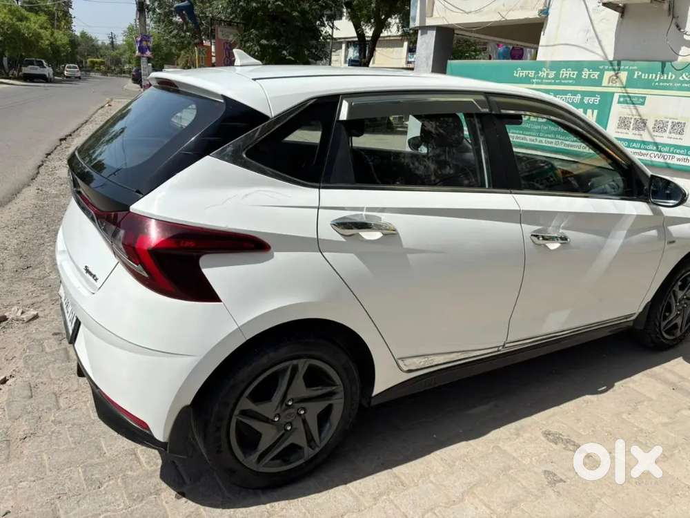 Hyundai I20 Sportz 1.2 Kappa Ivt Automatic (2021) – Polar White