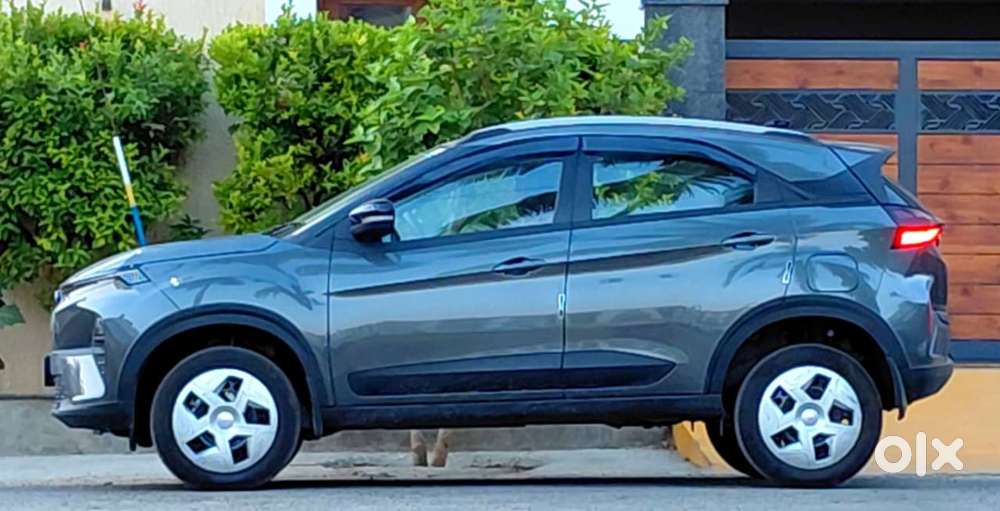 Tata Nexon Pure 1.2 S Revotron Petrol 6 Mt, 2026, Petrol