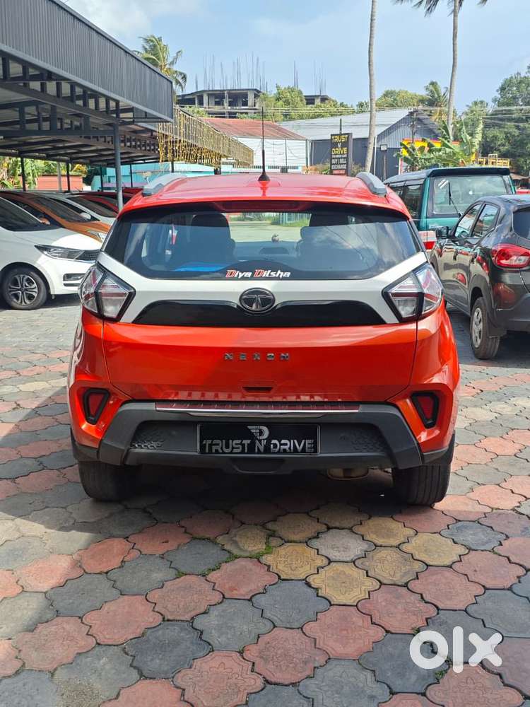 Tata Nexon 1.2 Revotron Xma Amt (s), 2020, Petrol