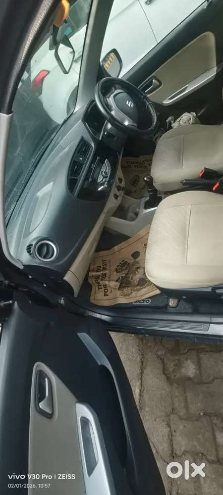 Very Good Condition Car New Tyre Bumper To Bumper Genuine Cng Outside