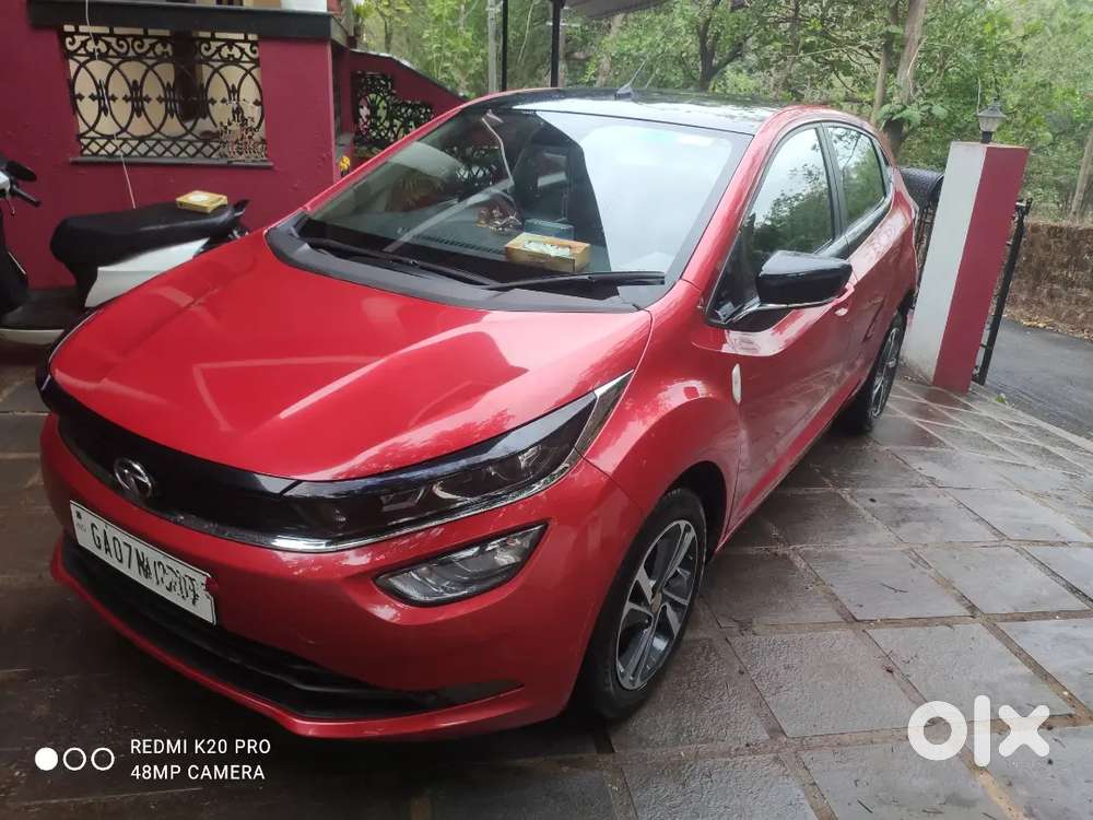 Tata Altroz Xz Plus I Turbo 2022 Downtown Red Colour ( Black Top)