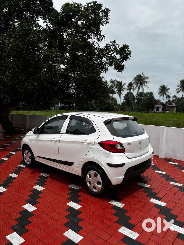 Tata Tiago 1.2 Revotron Xt (o), 2018, Petrol