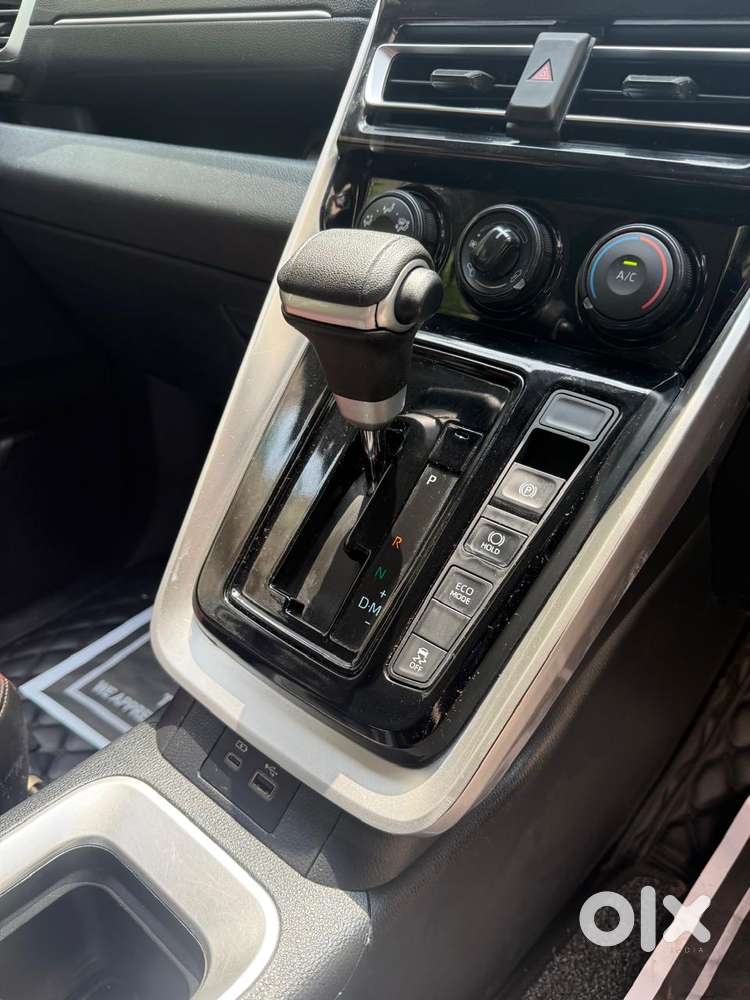 Toyota Innova Hycross 2.0 Gx 8 Str, 2024, Petrol