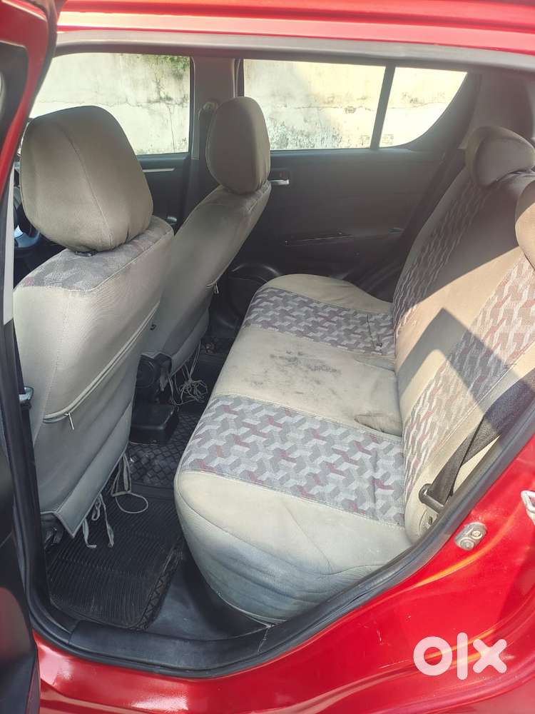 Maruti Suzuki Swift Vxi + Manual, 2012, Petrol