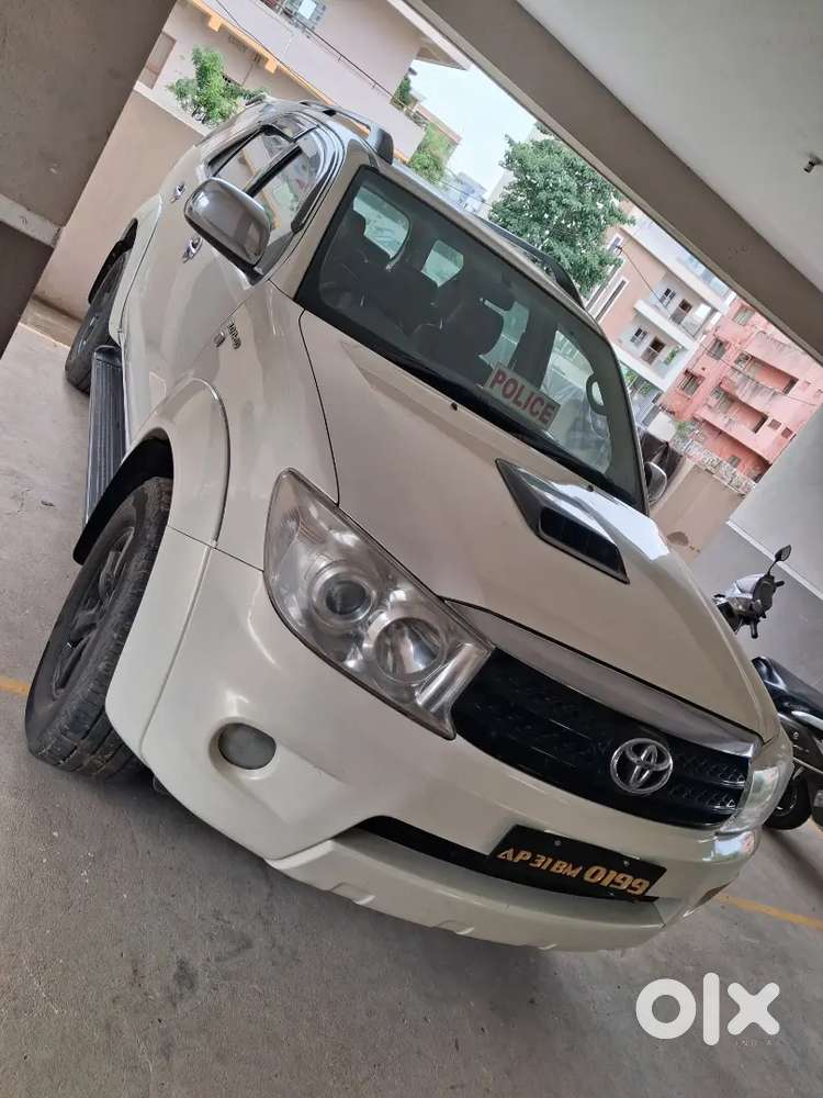 Toyota Fortuner  Topend Original Reading Showroom Track