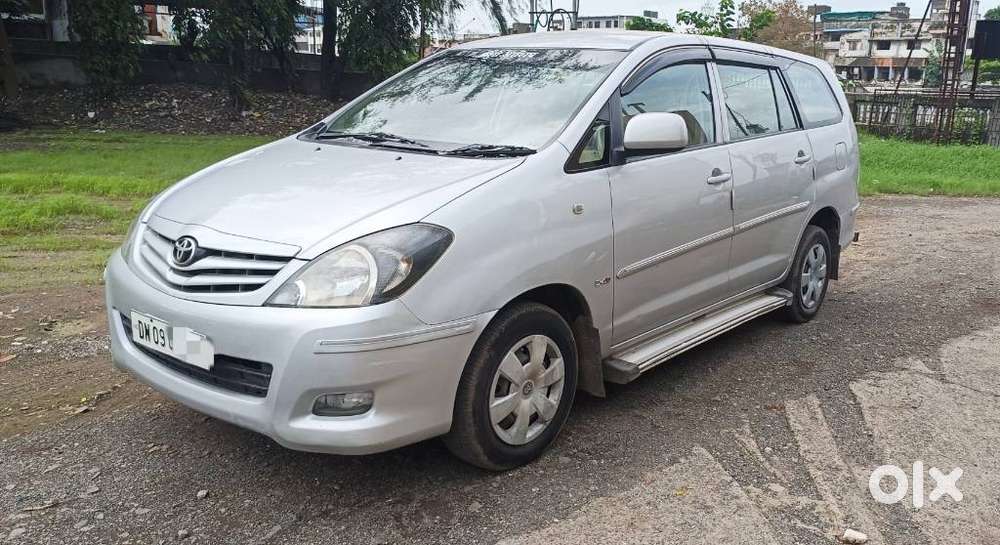 Toyota Innova 2.5 G (diesel) 8 Seater, 2011, Diesel