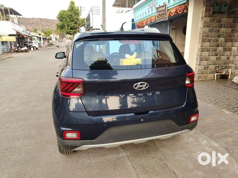 Hyundai Venue 2020 Petrol 23000 Km Driven