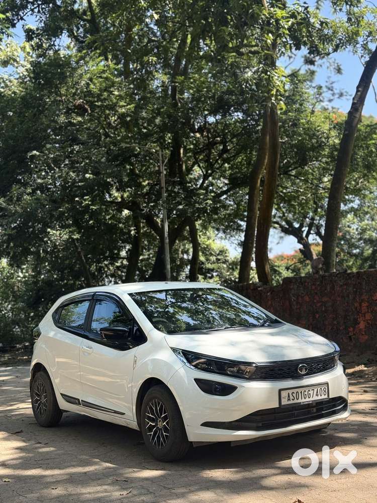 Tata Altroz 1.2 Xe, 2025, Petrol