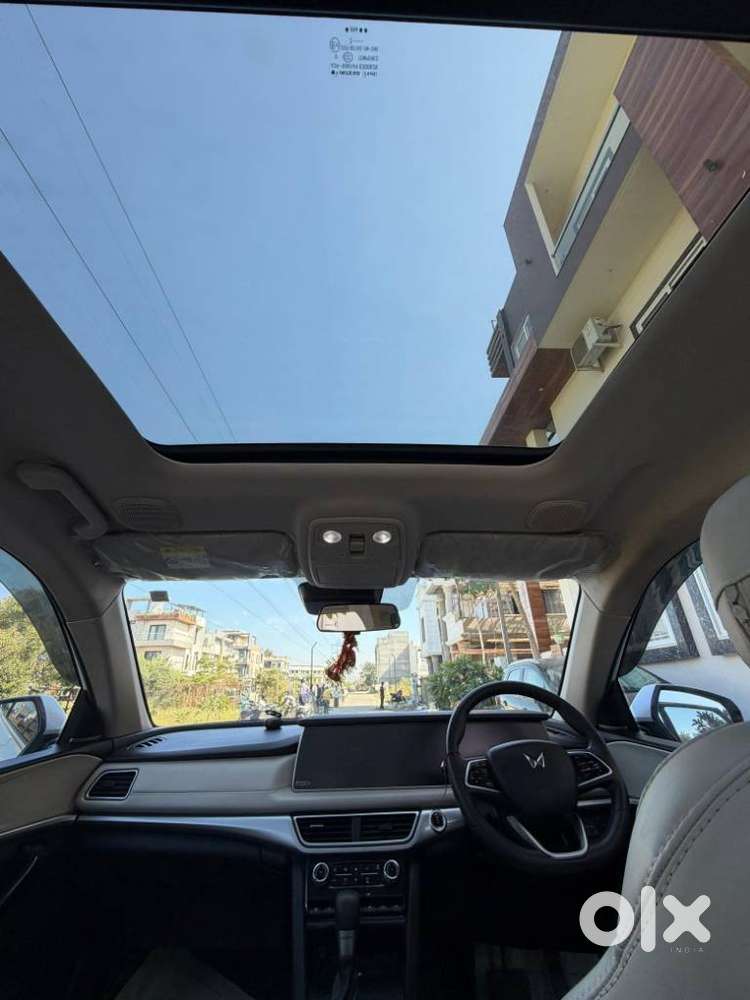 Mahindra Xuv700 2.2 Ax 7 Diesel At Luxury Pack Str, 2023, Diesel