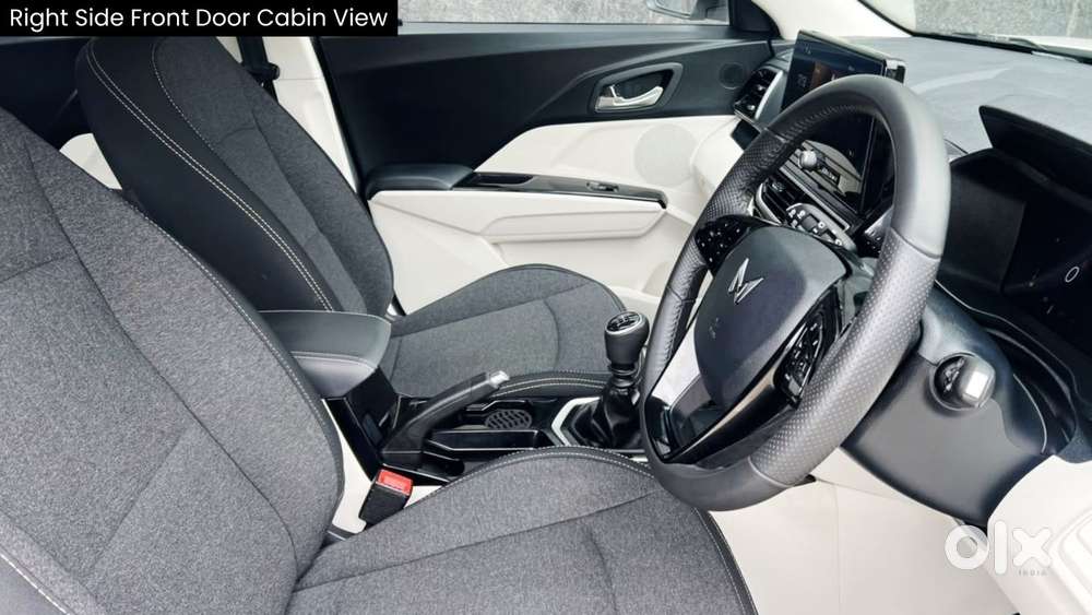 Mahindra Xuv 3xo Ax5 Pm Mt, 2024, Petrol