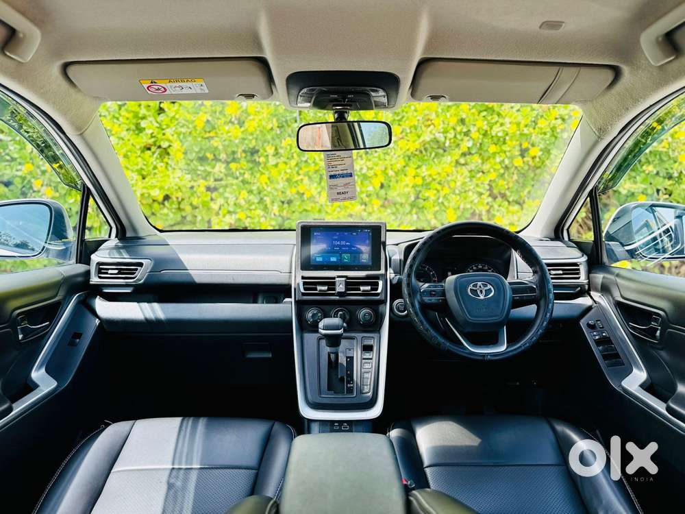 Toyota Innova Hycross 7s Option, 2024, Petrol