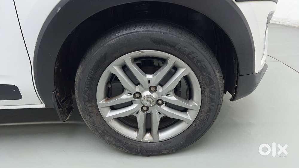 Renault Triber Rxz, 2022, Petrol