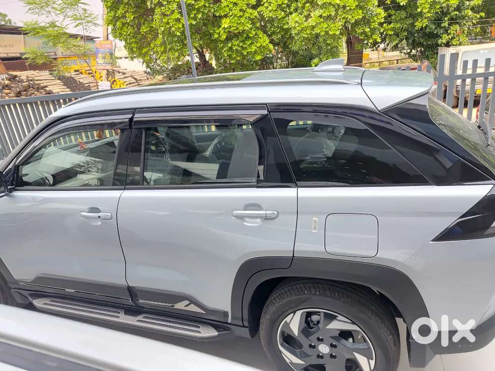 Model Zxi (o) Silver With Top Model Alloys
