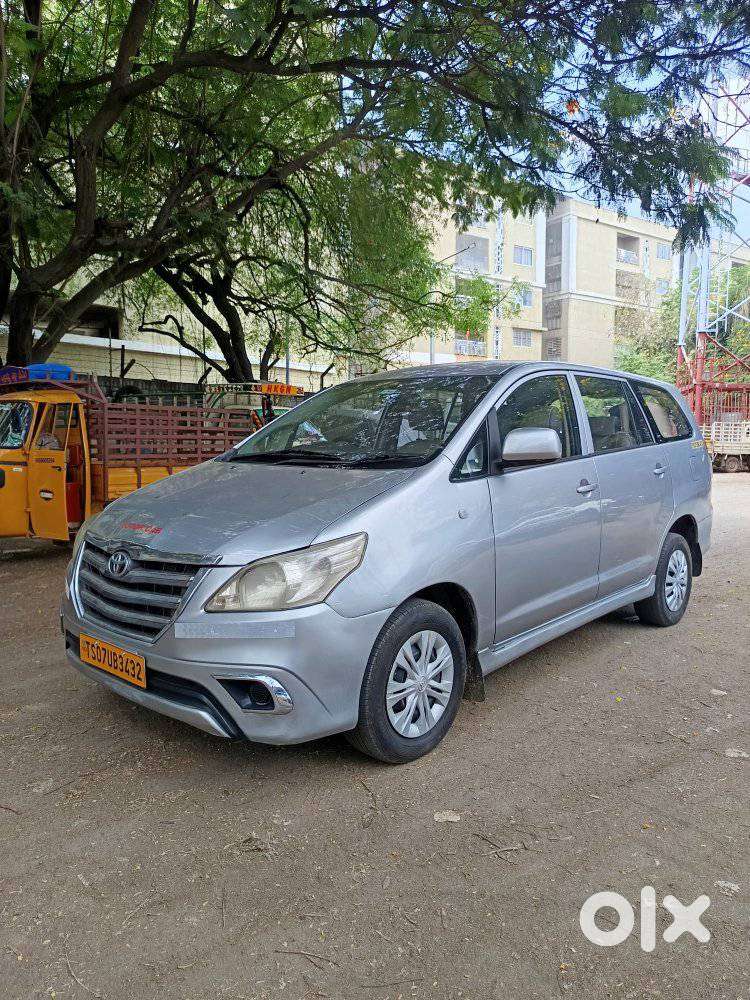Toyota Innova 2.5 G (diesel) 8 Seater Bs Iv, 2015, Diesel