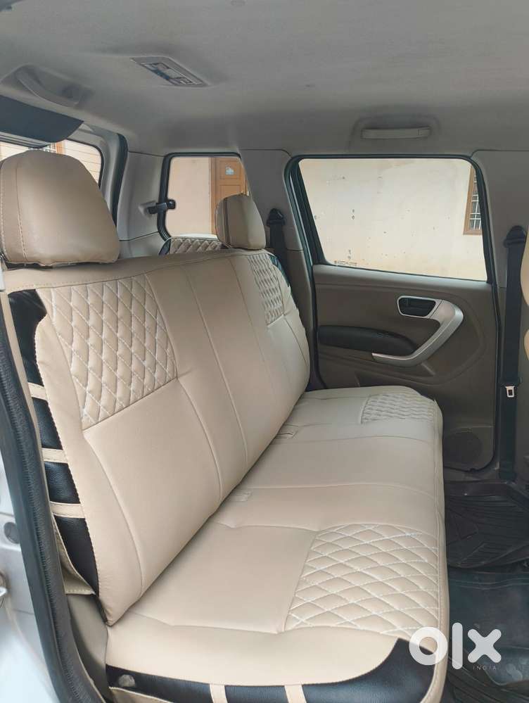 Mahindra Tuv 300 T10, 2017, Diesel