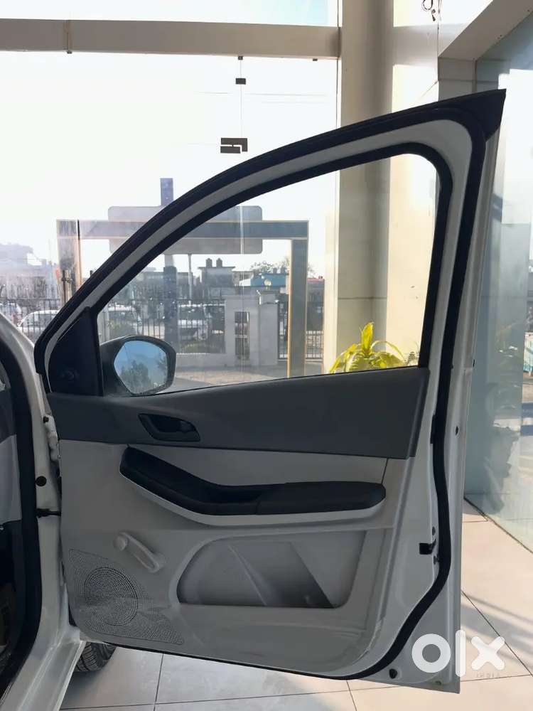 Tata Tiago Base Model 2026