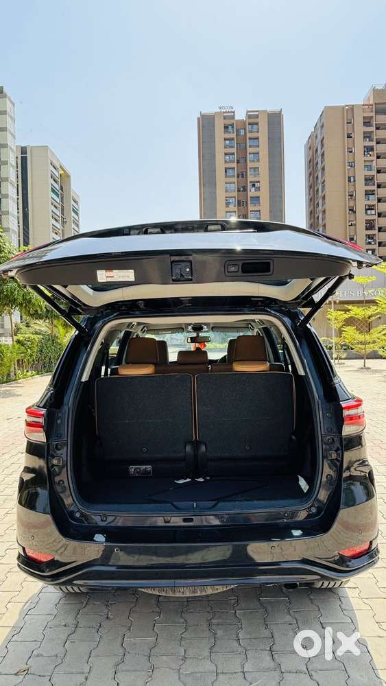 Toyota Fortuner Legender