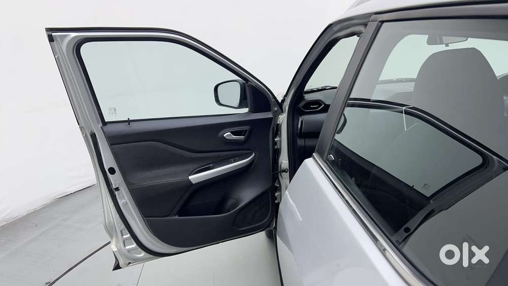 Nissan Magnite 1.0 Xv Premium Turbo Cvt, 2022, Petrol