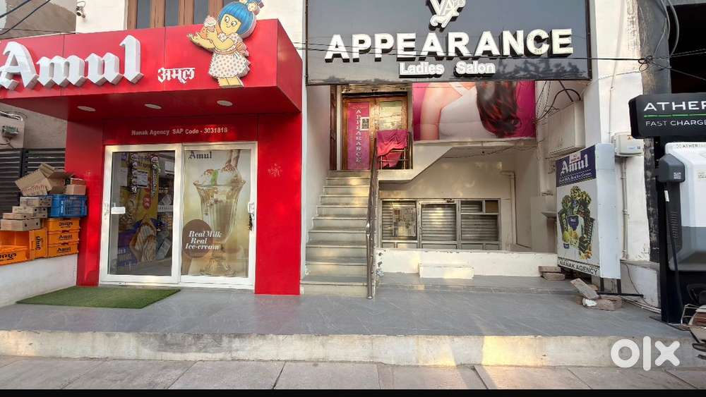 Individual semi basement floor for rent