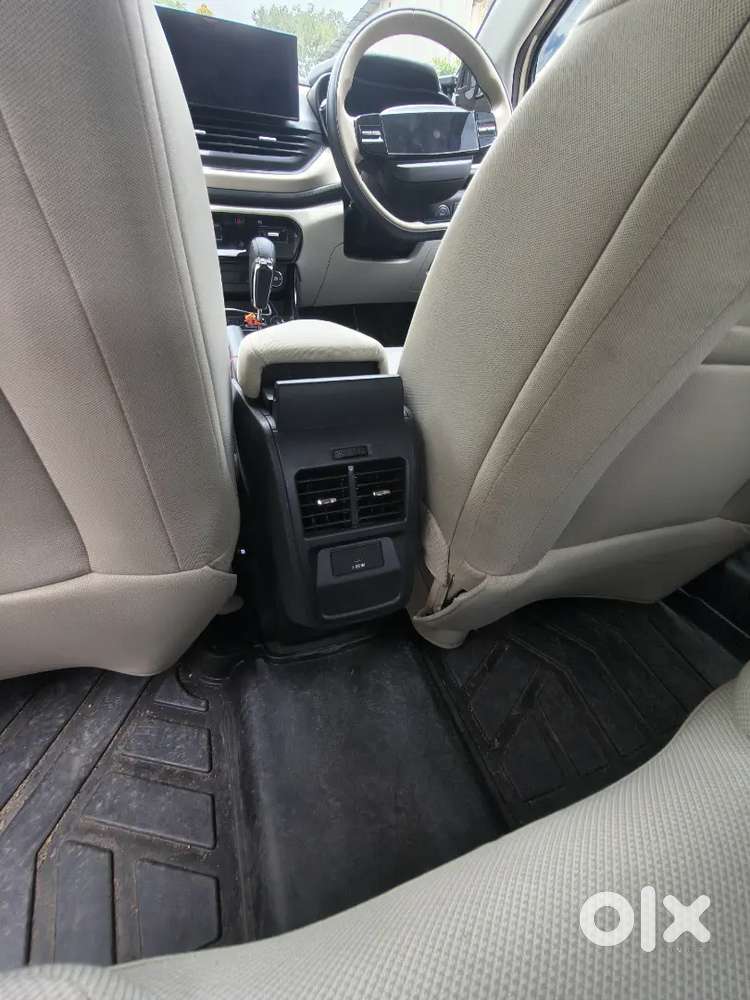 Tata Altroz Creative Petrol Automatic 2025