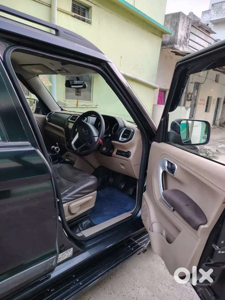 Mahindra Tuv 300 2017 Diesel Well Maintained