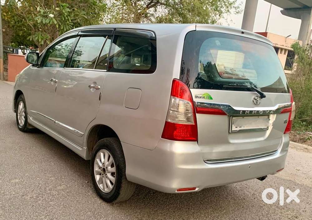 Toyota Innova 2.5 Vx 8 Seater Bs Iv, 2015, Diesel